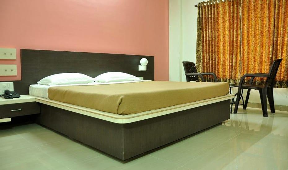Sandesh Resort Wai Εξωτερικό φωτογραφία
