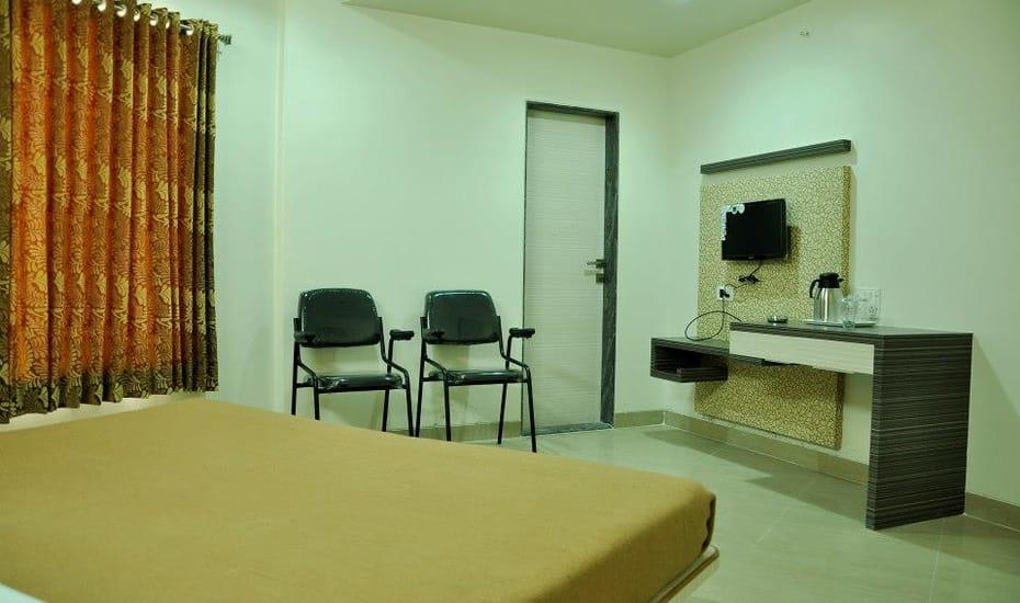 Sandesh Resort Wai Εξωτερικό φωτογραφία
